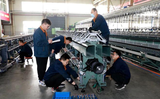 請(qǐng)黨放心,強(qiáng)國(guó)有我! 紡織青年以普通機(jī)械設(shè)備安裝服務(wù)書寫最美芳華