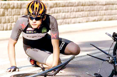 周杰倫穿單車服酷勁十足(圖)_影音娛樂_新浪網(wǎng)